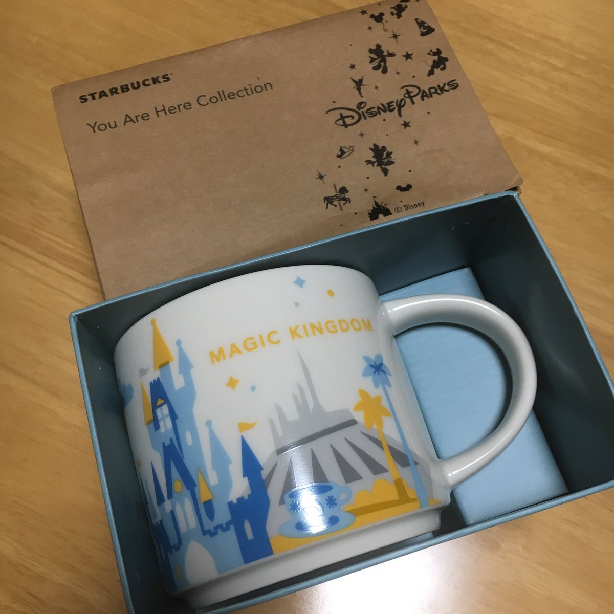 ゆう En Twitter もう１人の友達には誕プレ兼アメリカ土産を頂きました トレーダージョーズのエコバッグとディズニー のクッキーとopiのネイルラッカーとディズニー スタバのマグ マグめっちゃ大きい 笑 414mlも入るみたい よくこんなのフロリダから持って帰ってきたな