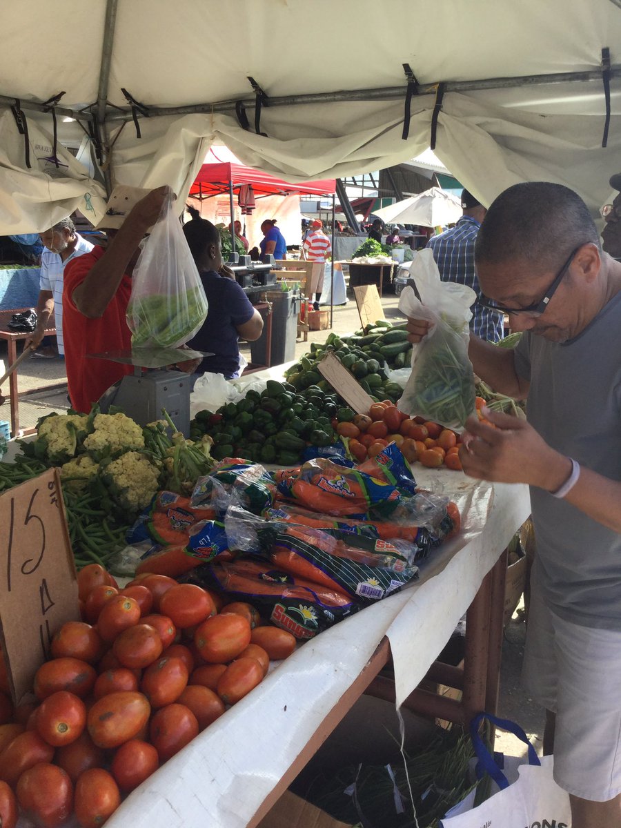 Tntapproved's tweet photo. Enjoying #sights #sounds &amp; #scents @ #localfarmersmarket this morning.
#fruit #vegetables #vendors https://t.co/jq5XNhRnxW