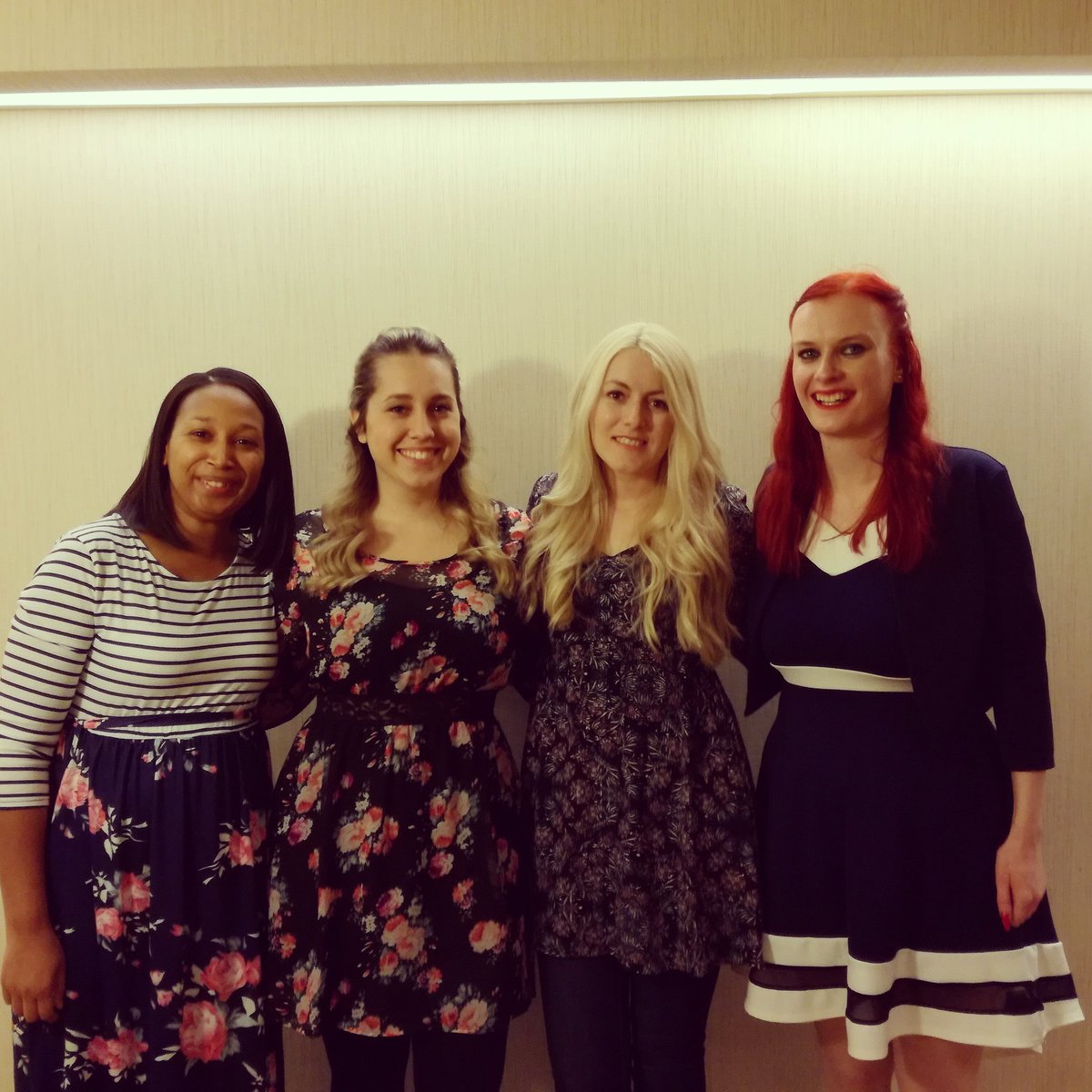 ouacspodcast's tweet photo. Podcast group pic of those who got to meet Colifer yesterday! #OUATNJ episode will be recorded in a weeks! https://t.co/j9WaDbovkG
