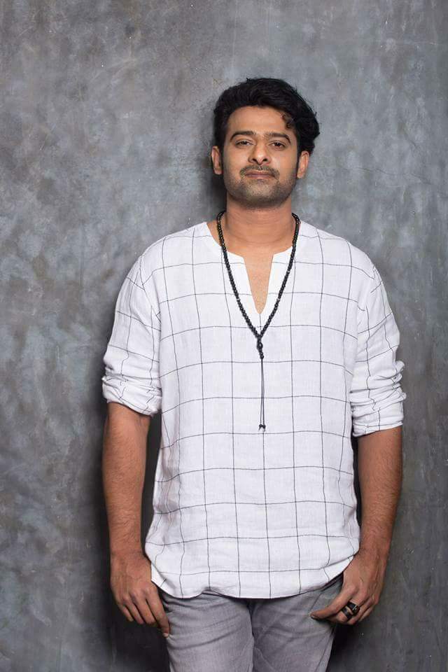 TekiEswar's tweet photo. Happy birthday to you prabhas darling
#HBDDarlingPrabhas https://t.co/Ku66JT6NJf