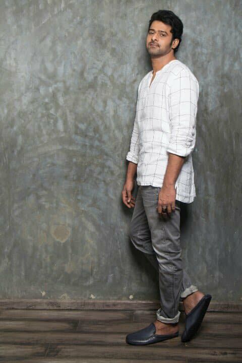 md_rowfa's tweet photo. CuT Ka BaaP YounG RabeL StaR PRABHAS 
#HBDDarlingPrabhas https://t.co/BEaKdft6tn