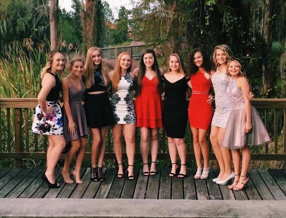 erinschofill's tweet photo. hoco even tho i didn't go🤷🏽‍♀️ #RRHoCo https://t.co/qBvB18Tg73
