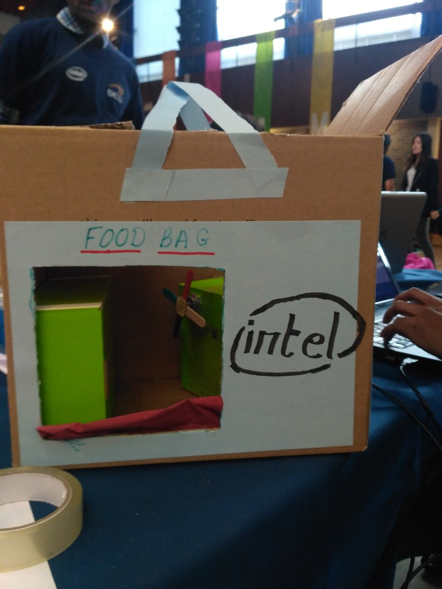 HungersHope's tweet photo. #STEAMhack Here is our @Intel_IRL powered temp controlled bag for carrying food from donor to #foodcamp via online volunteers! #STEAMhack https://t.co/MiuRXszH1v