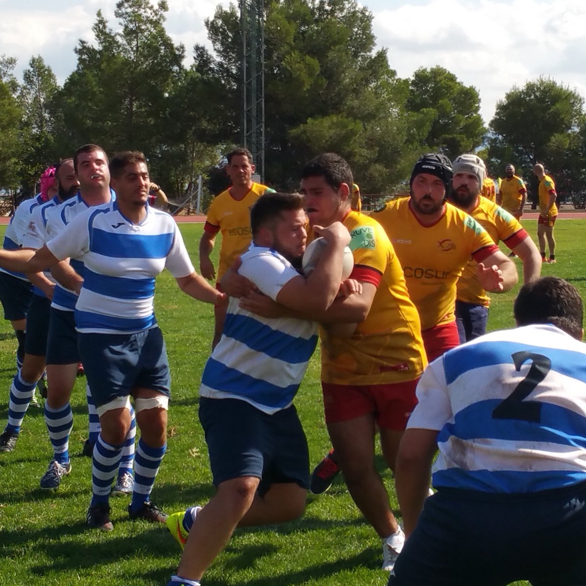 ferrmur's tweet photo. #conquistalaportada Instantánea del partido presentada por @rugbylorca  vs.   @xvrugbymurcia B Vótala consigue la portada xra tu club https://t.co/GBIAws4eQB