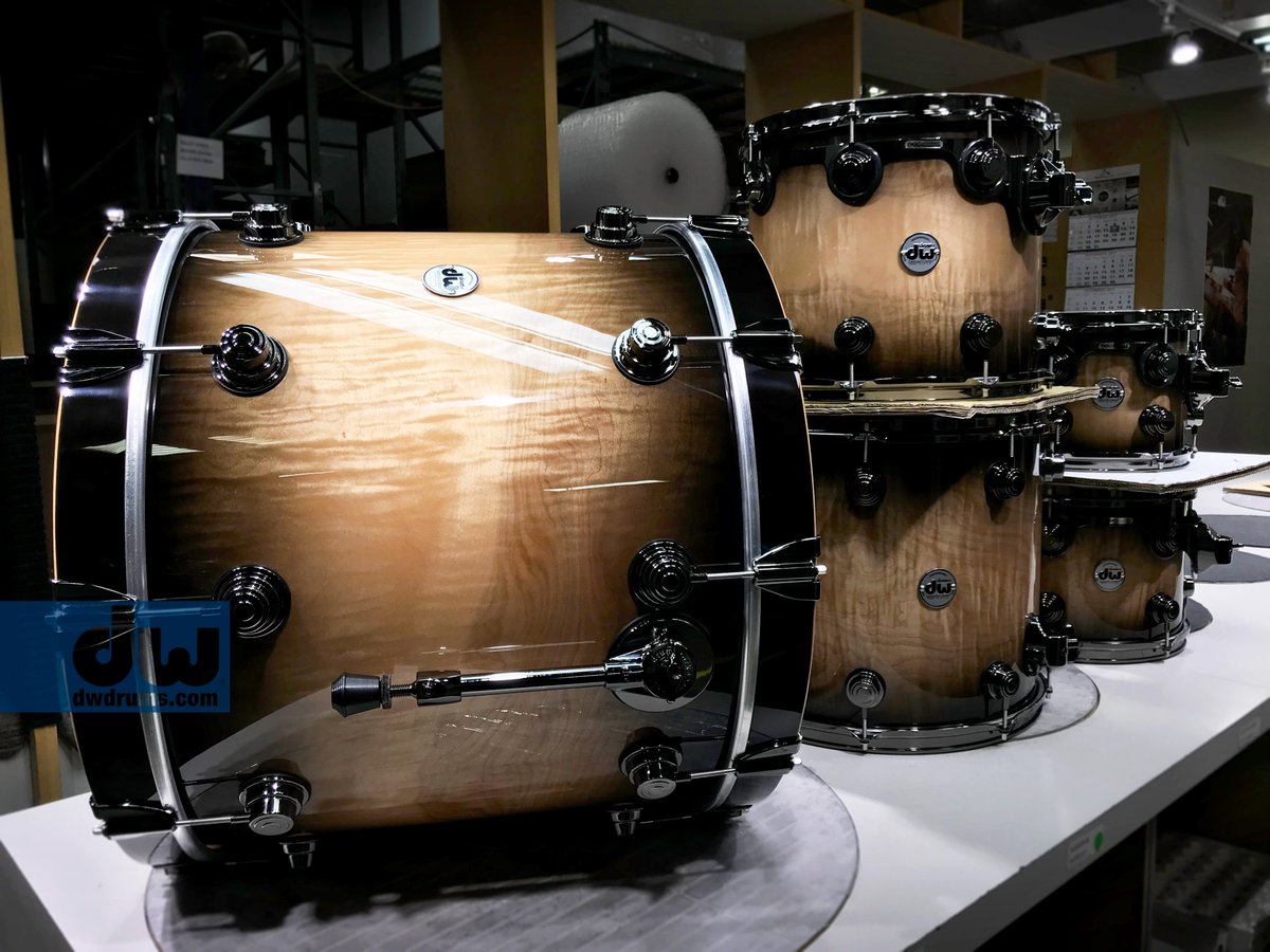 dwdrums's tweet photo. A Natural to Candy Black Burst over Heart Curly Maple Kit. Lovely! #dwdrums https://t.co/LM2jT10tz5