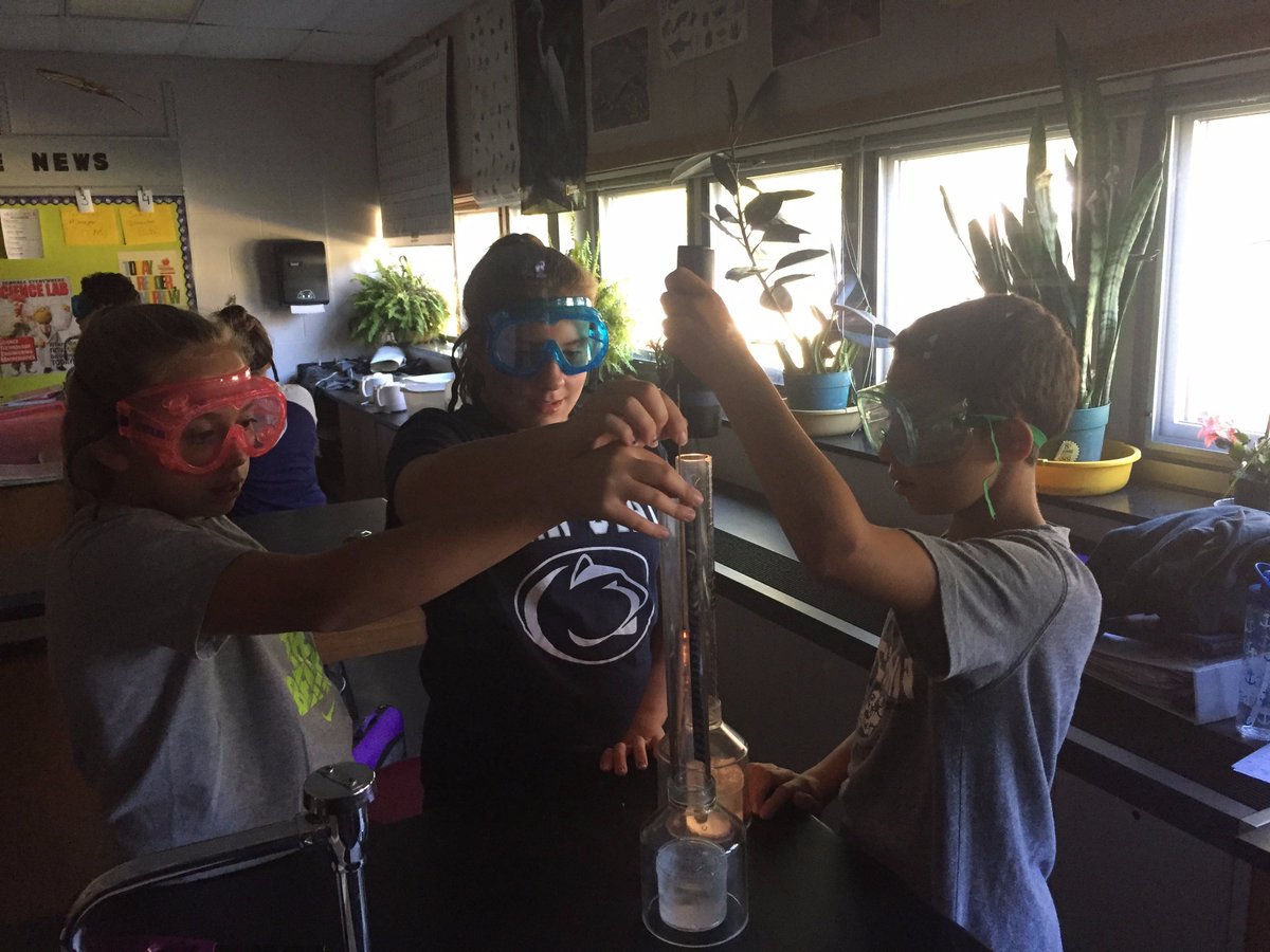 JasonJonesGMSD's tweet photo. Some amazing 7th graders are investigating colliding air masses in SCIENCE! ⚗️🔬🔭😊 @GovMifflinSD #gmms #sciencerules #learningisfun https://t.co/PLgpyJtTXG