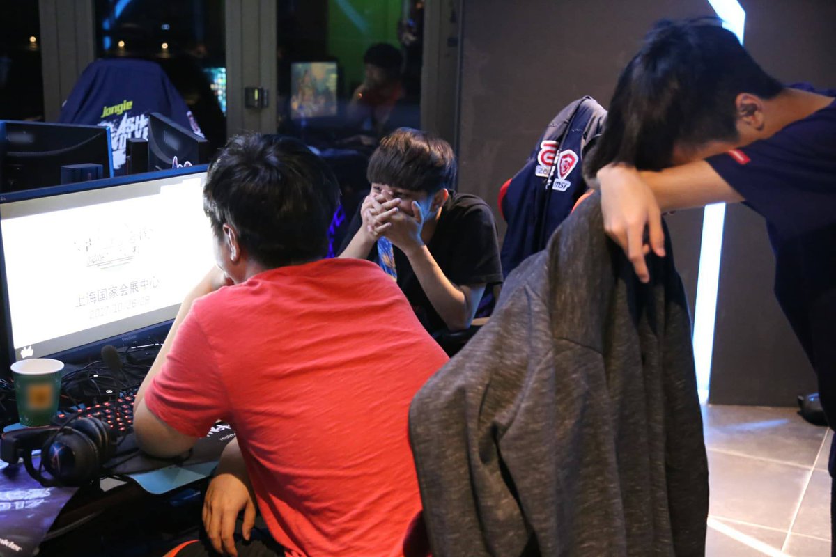 flashwolves2013's tweet photo. NOOOOOO, we can't scream with the best #overwatch GC Busan. They are our opponent in quarterfinal in #APAC2017. https://t.co/ul7goAt3kI
