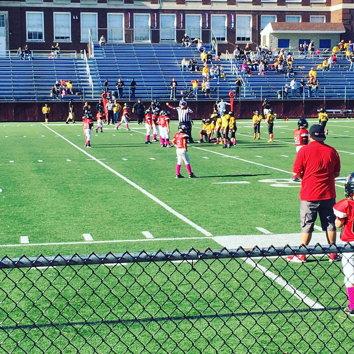 AlohaWhitney's tweet photo. Sunday morning football #gomustangs #goayden #fallfootball https://t.co/HbePlp8RQ3