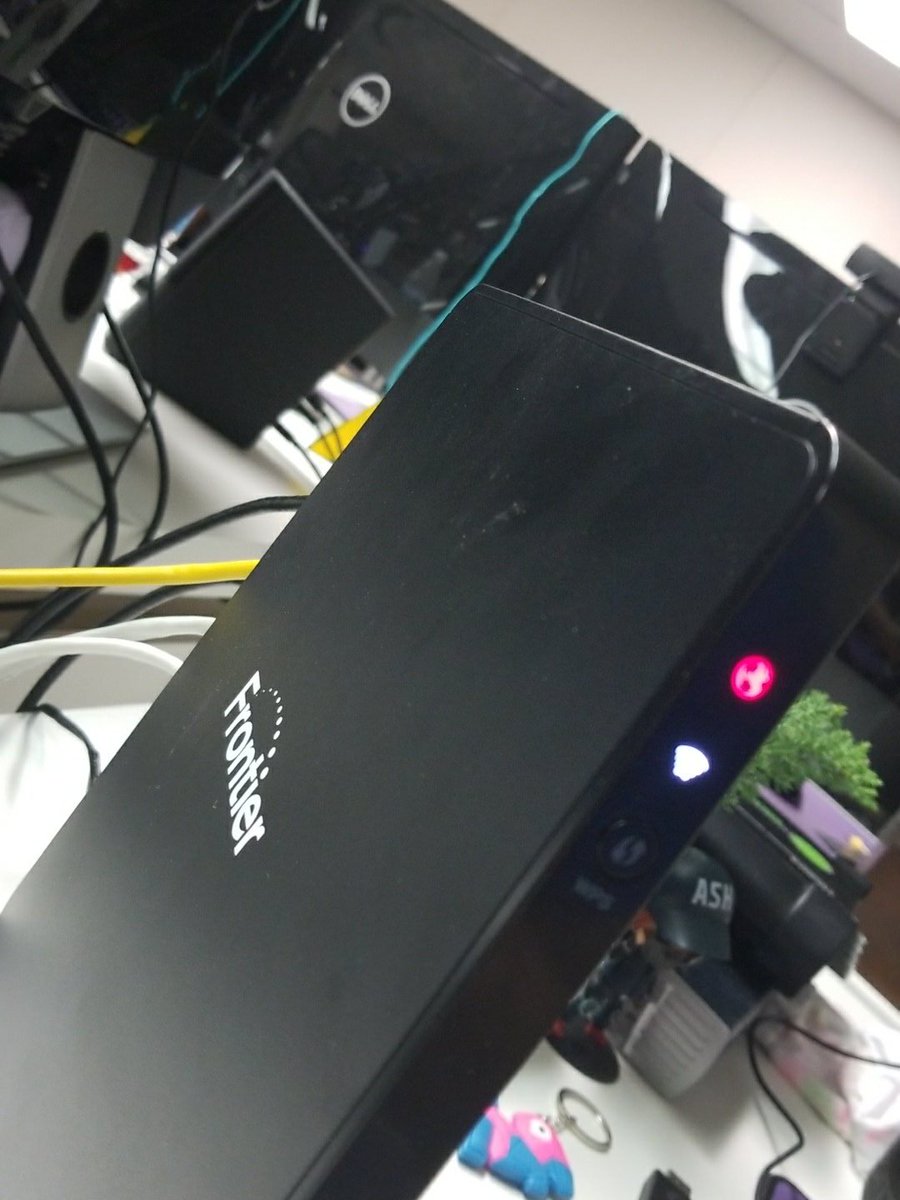HangTimeCrew's tweet photo. Hey @FrontierCorp, why are we waiting 5 days to have our BUSINESS internet fixed? @AskFrontier

RT to show love for bad internet service. https://t.co/LrmGJE3FpP