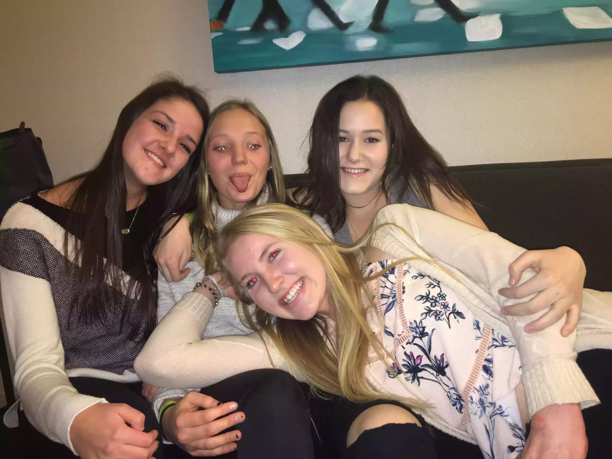 Beck7Kate's tweet photo. Happy belated 19th birthday skizzy🎉🎉 I love so so much and I can't wait to see ya fave soon! ❤️ https://t.co/kzFq7JRcAi