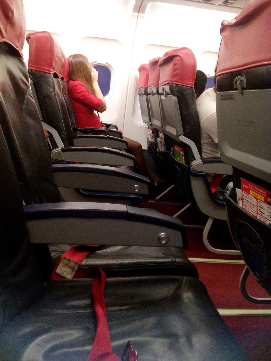 theobasubas's tweet photo. Hi ate flight stewardess! This flight is our destination. These seats are not taken sana ikaw rin HIHIHIHIHIHIHIHIHI #medyocreepy https://t.co/TUwQd6szoc