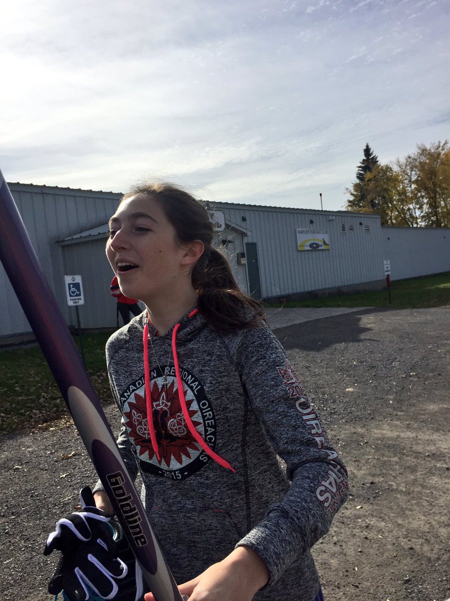 downtonluva's tweet photo. #Carp Fairgrounds #Curling #MumStop #HuntleyCurlingClub https://t.co/F24gwxyl5y