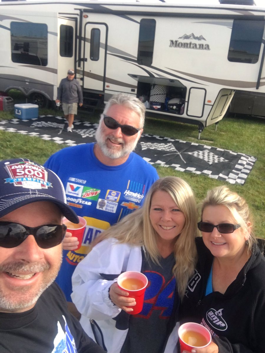 SmithsonKS's tweet photo. Campground Mimosa's @kansasspeedway @ksmithson500 @kvcarmen #HC400 https://t.co/iEPYPvdsIj