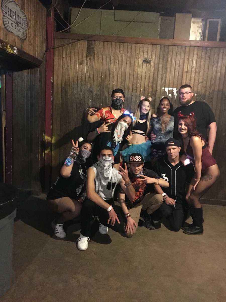 Sp00kybitchh's tweet photo. Love you guys @SnackPackFC 💗. Thanks @GRIME_FEST for throwing down a night for the books. 😈🖤 https://t.co/xZPpto5H3N