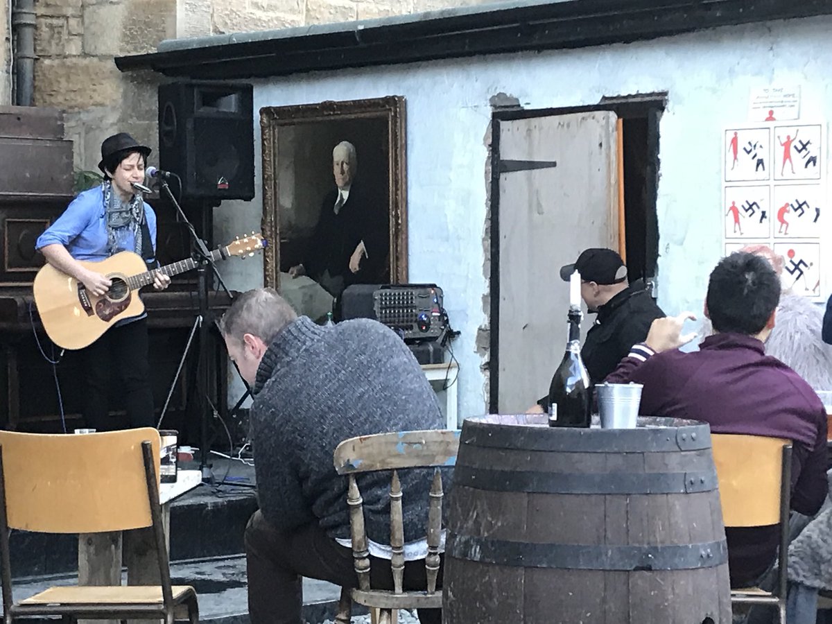 Scotkraut's tweet photo. Purple Stage #OffTheWalk is a nice little find with tasty food and a great atmosphere @eh6festival https://t.co/PJve7e63Xe