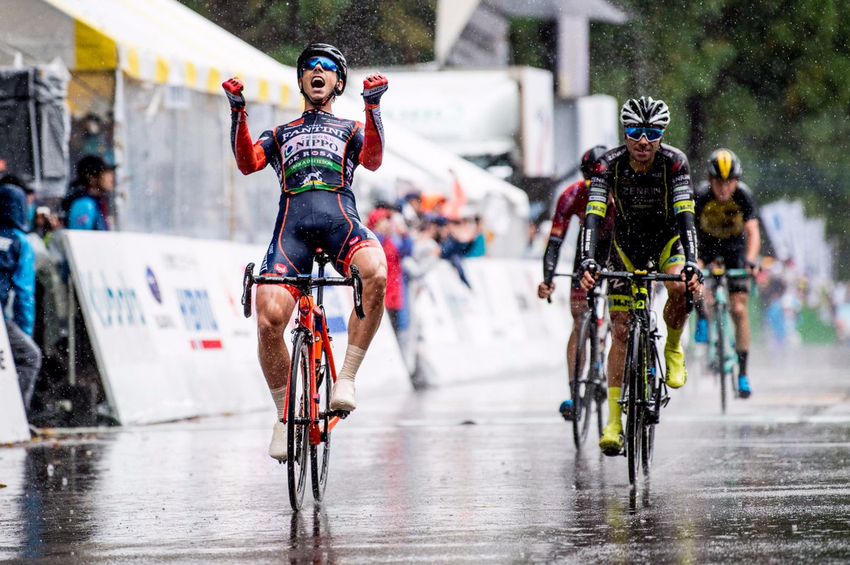 NIPPO_Fantini's tweet photo. Anche l'home page ciclismo della rosea @Gazzetta_it si tinge di #OrangeBlue con @marcocanola 
https://t.co/LcbY3l24BP https://t.co/fdBL4xUoMf