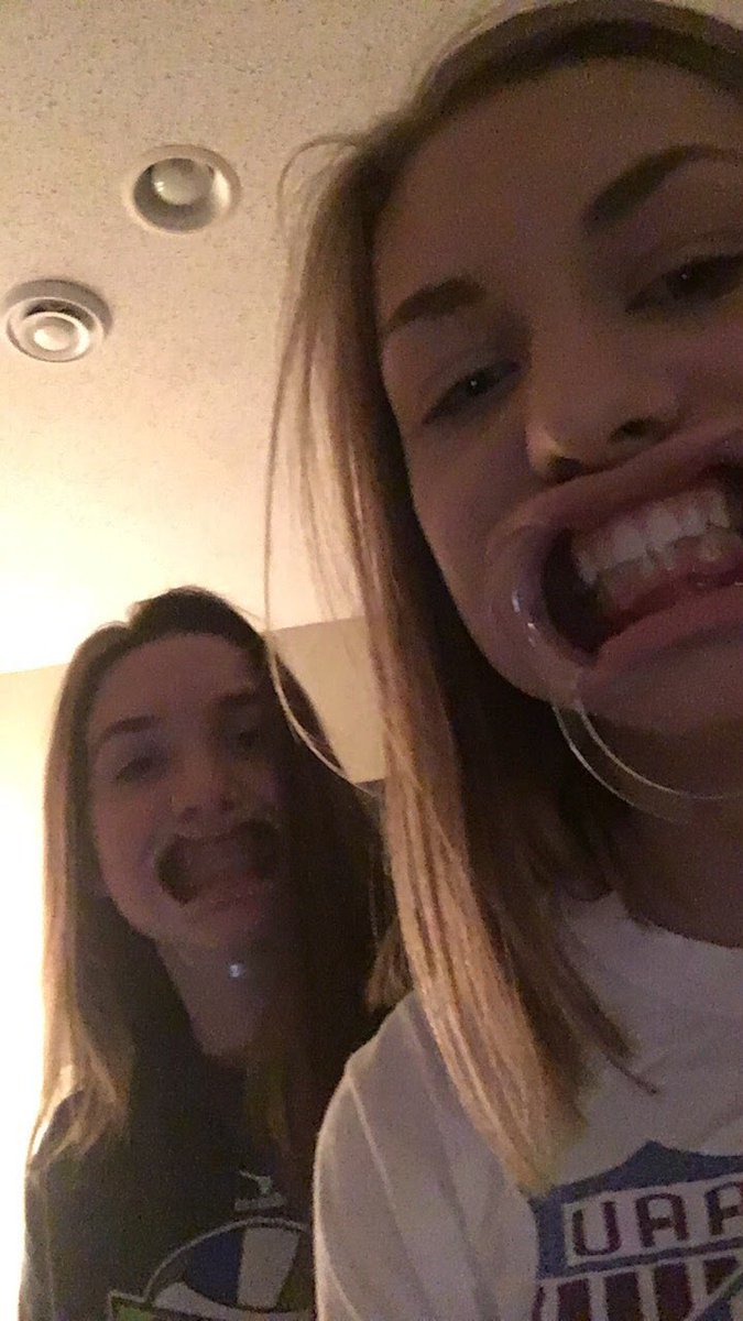 NicholasLexi's tweet photo. happy birthday to one of my fav people @annadoo1022 , thank u for the endless laughs(that sometimes turn to tears)love ya #dip #patit #sake https://t.co/QxEBdkbsq9