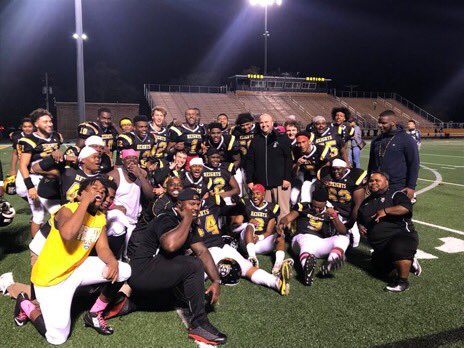 isaiah_higgins's tweet photo. One Sen18r night down ✅ i to go ‼️ https://t.co/yyjy96FEln