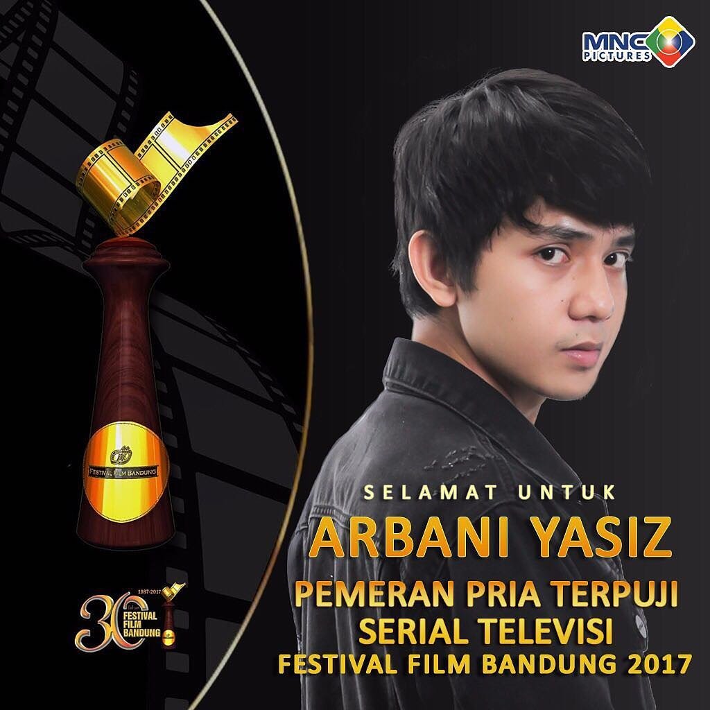 LayarDrama_RCTI's tweet photo. Selamat buat @arbaniyasiz tlh mendapat piagam penghargaan sbg pemenang "Pemeran Pria Terpuji Serial Televisi" di Festival Film Bandung 2017 https://t.co/ywbGOG6C8q