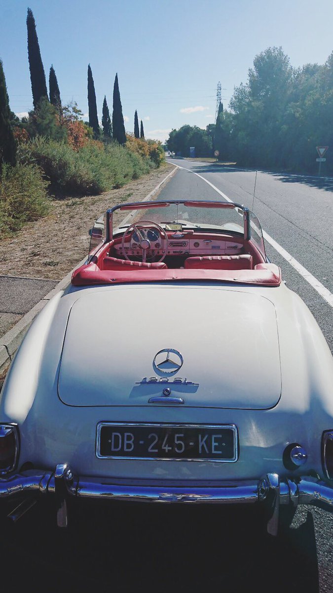MissNottingHill's tweet photo. When your father-in-law texts you with pictures of the car he's just bought...!! ππΌππΌππππ #dreamcar #vintagemerc #wheresthekeys https://t.co/UAToQLqwmL