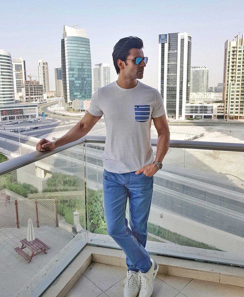 Loveisdivek's tweet photo. 17days to go for birthday Celebration ๐๐๐๐
#VDBirthday #vivekdahiya #Birthdaycountdown #hbdinadvance
@vivekdahiya08 https://t.co/14kkXnxqKA