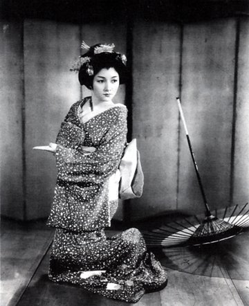 うえまる Twitter પર 細雪 1950 こいさんの日本舞踊や阪神大水害もきっちり映像化した原作ファンには嬉しい作品 雪子のもぞもぞした話し方や高峰秀子演ずるこいさんのやさぐれっぷりが良い 板倉 の発音が い た くらはん なのが違和感あるが船場言葉も皆