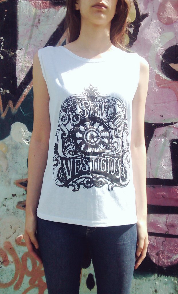 ChanDionTw's tweet photo. SUPER OFERTA🔥 HASTA AGOTAR STOCK no te quedes sin tu remera de #LaRenga 💗 Los mismos de siempre! https://t.co/eLm37wLzzS