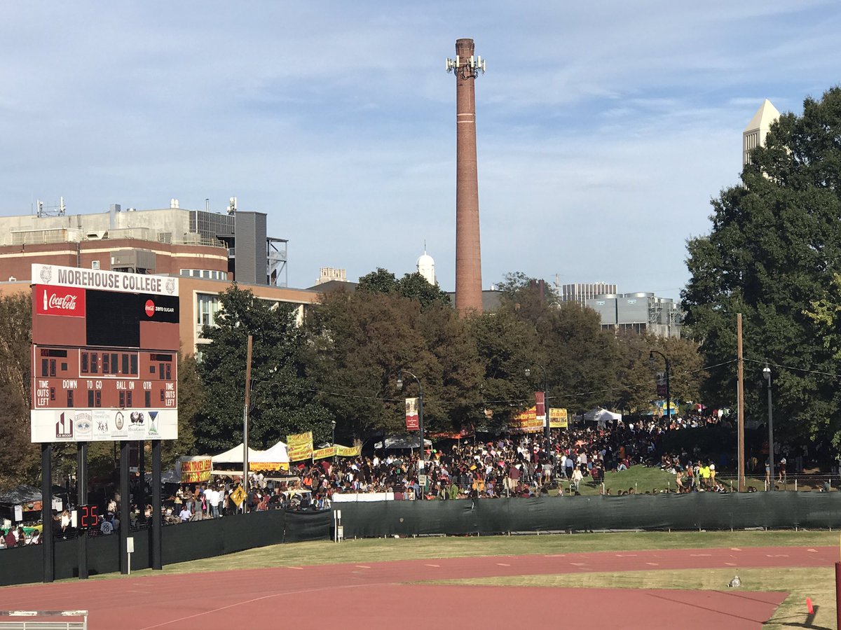 iamBornMade's tweet photo. Hosting my familia this weekend @Morehouse Homecoming! It's a real family affair at the AUC!#MorehouseHomecoming #HBCU https://t.co/xImSzQT7Oo