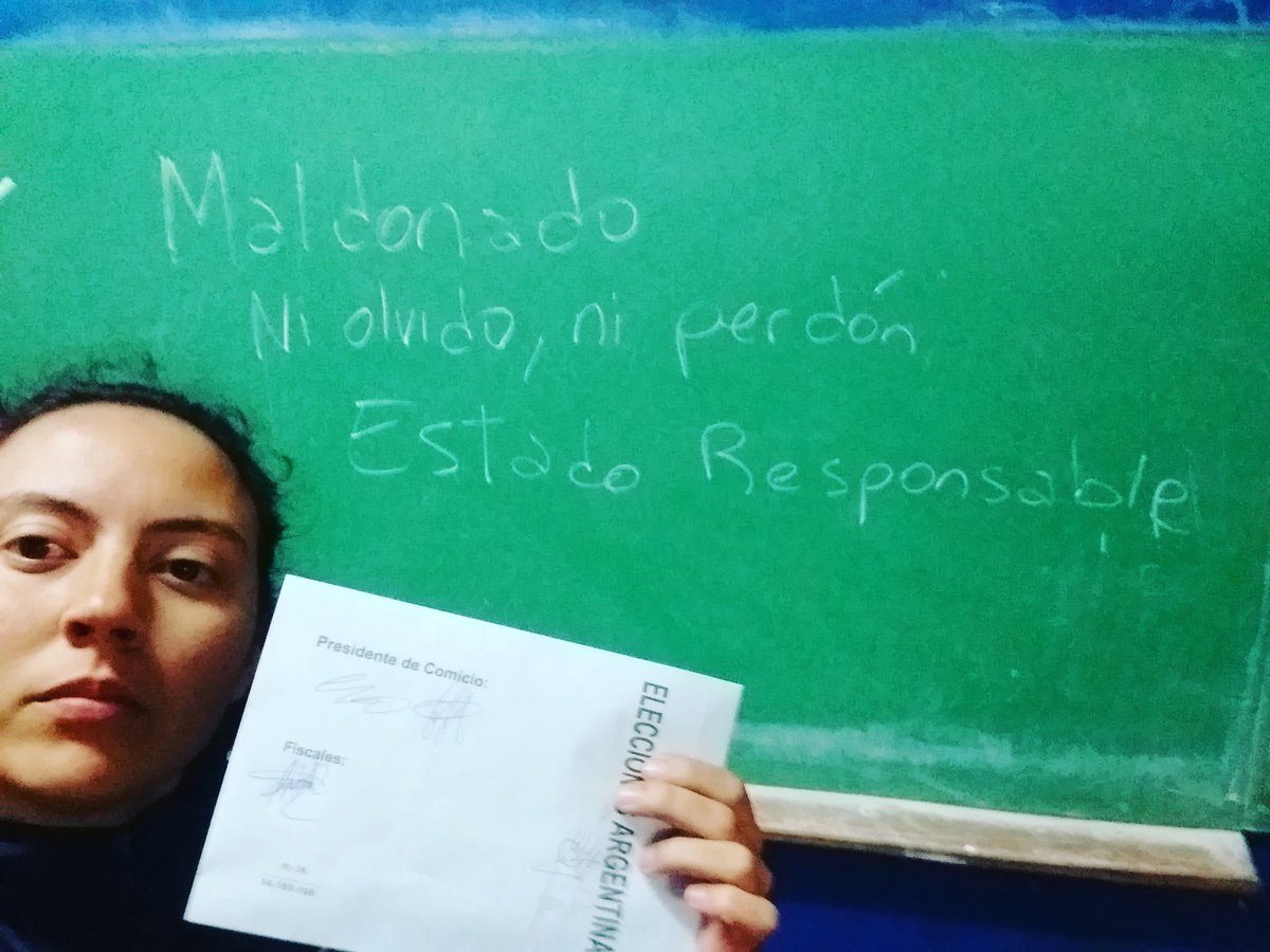 vickyweirich's tweet photo. En las paso pedíamos aparición con vida.Todo el dolor.Ni olvido ni perdón.¡Estado responsable! #SantiagoMaldonado #Presente #Elecciones2017 https://t.co/XhIs82y4Ix