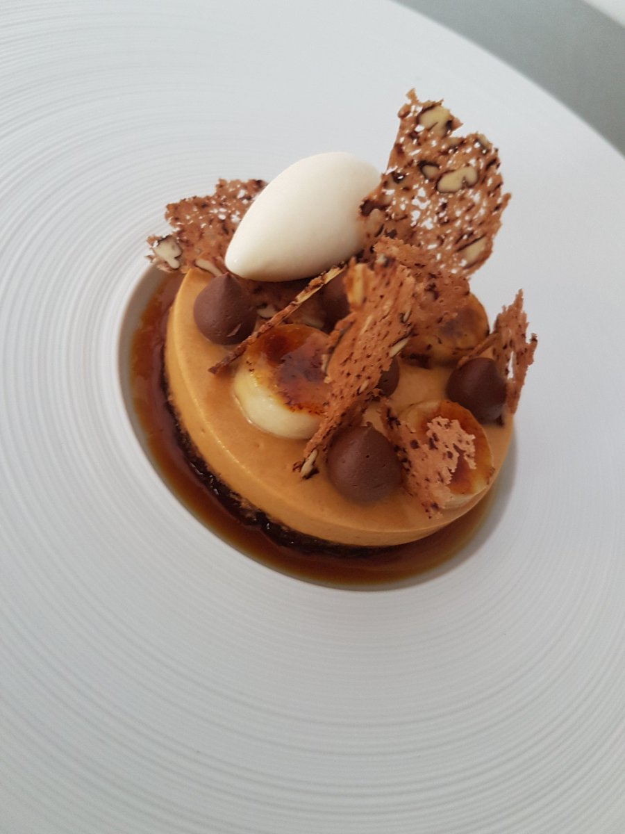 ryebread726's tweet photo. banana, caramel, walnut, cocoa &amp;  spiced rum @GregansCastle https://t.co/btp28gtfJT