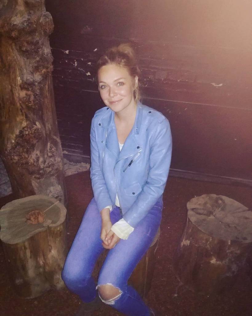 mckay_hayley's tweet photo. Greetings from the fairy garden at the Leprechaun museum! On Dublin South radio tonight &amp; tomorrow Circle session &amp; Whelans gig #livemusics… https://t.co/haWfLBj7Rk