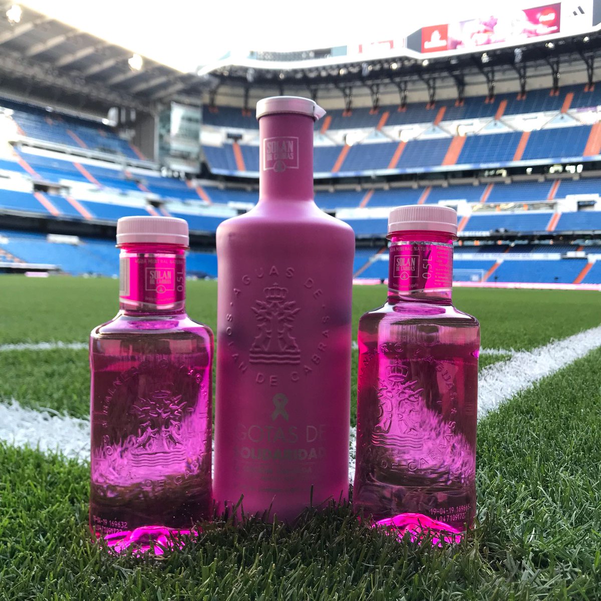 🤝💧🎀 #gotasdesolidaridad Nos sumamos a la lucha contra el #CancerdeMama  junto a @Solan_de_Cabras. ¡Contamos contigo!