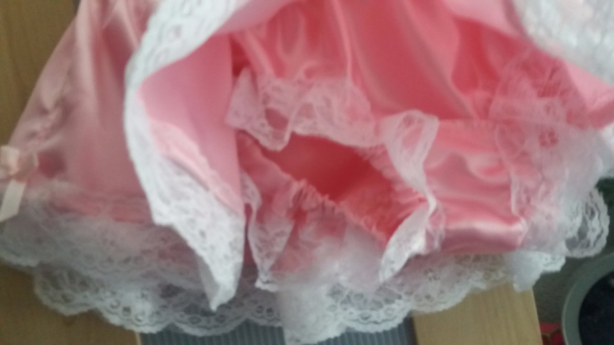 PantieMaker's tweet photo. https://t.co/7hALbEIre1