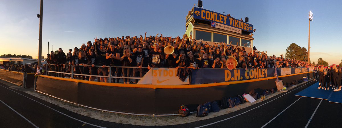 ConleyCrazies18's tweet photo. We love our team and school #rollnips #vikesby90 https://t.co/9fkzK8Gu8S