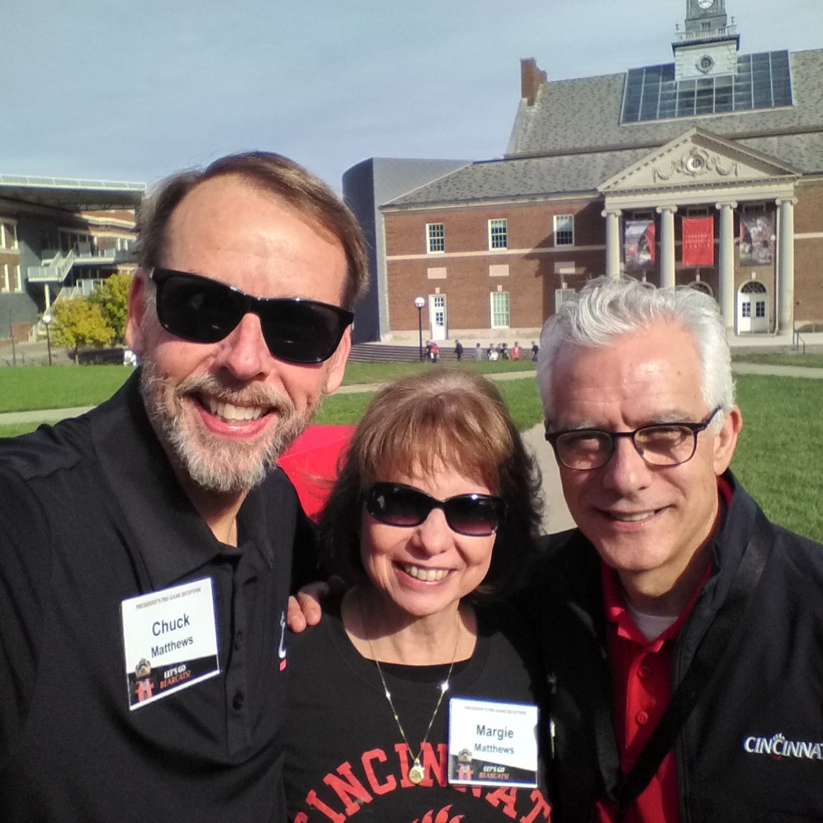 matthech's tweet photo. Super to see former @UC_CCM Dean @uofcincy Provost @Prez_Landgren #UCFoundation #UCHomecoming2017 #startupcincy #LC36Rocks https://t.co/mhEUpxlSK4