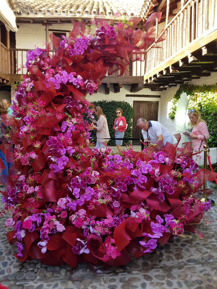 Recetas_lola's tweet photo. #Flora2017 #CordobaEsp #FestivalInternacionaldelasflores
@chary_serrano @LaCocinika @MyHyMC @platosentre2 @califatogourmet @QueridasFashion https://t.co/6ysejOj3AY