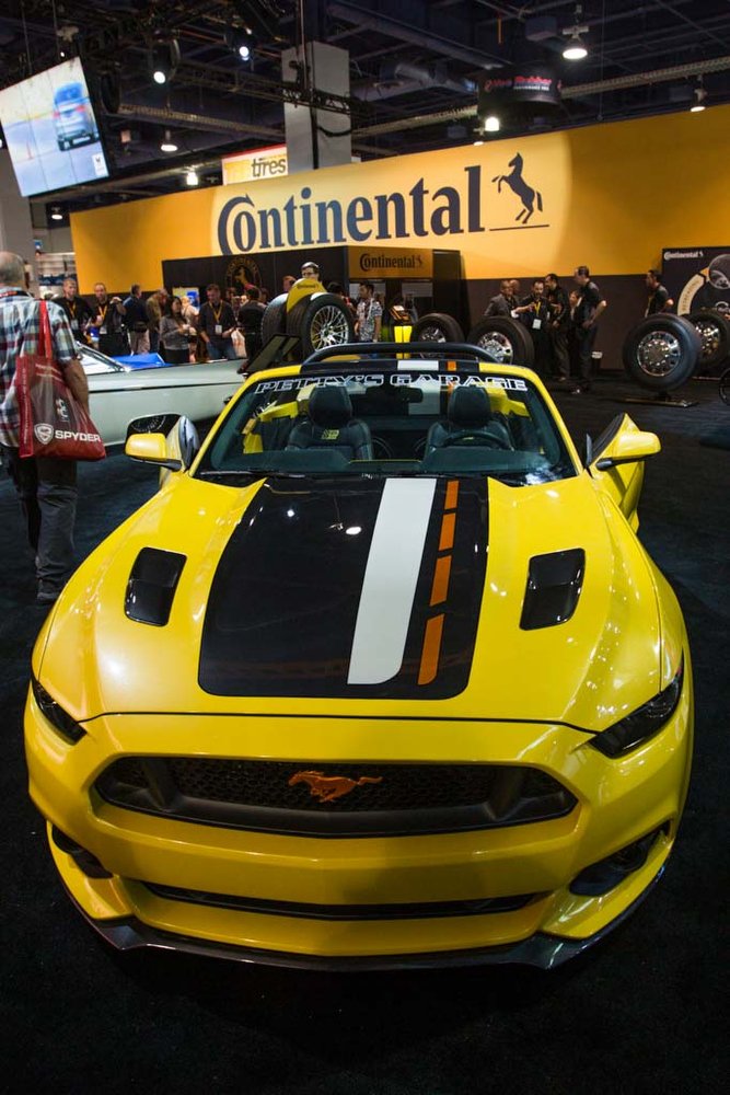 8 Days until #SEMA17! Let's look at 10 of our favorite  builds from years past.... @pettysgarage