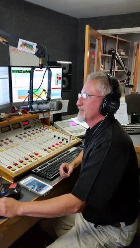 fm108_dot_ca's tweet photo. Weekend shows-#CanadasOldiesStation #OhWowWeeknd, #UKChartBusters, #Elvis, #SaturdayNightDanceParty,  #Top40Timeline https://t.co/1b5ayVyjRo https://t.co/nMJY2YjVAU