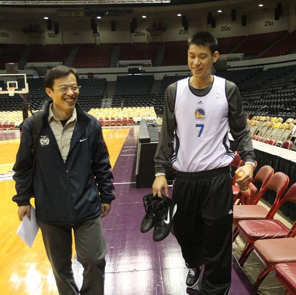 penny10654's tweet photo. spursneverfail:#aJeremyaDay :First ever met n covered @JLin7 in States on Oct.22 2010.. #LinStrong #PrayForJeremyLin
https://t.co/M3Zctxtwbg https://t.co/s12ygofMRz