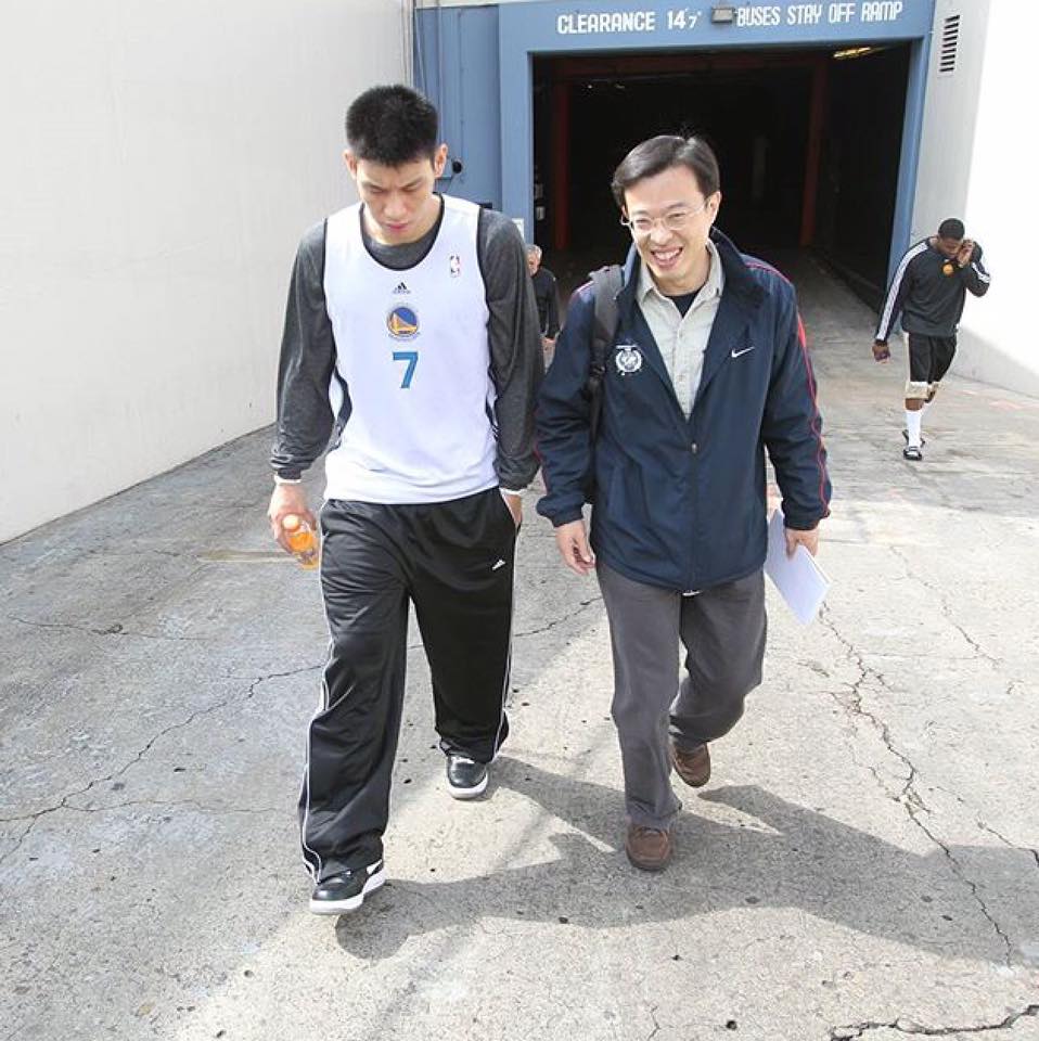 penny10654's tweet photo. spursneverfail:#aJeremyaDay :First ever met n covered @JLin7 in States on Oct.22 2010.. #LinStrong #PrayForJeremyLin
https://t.co/M3Zctxtwbg https://t.co/s12ygofMRz