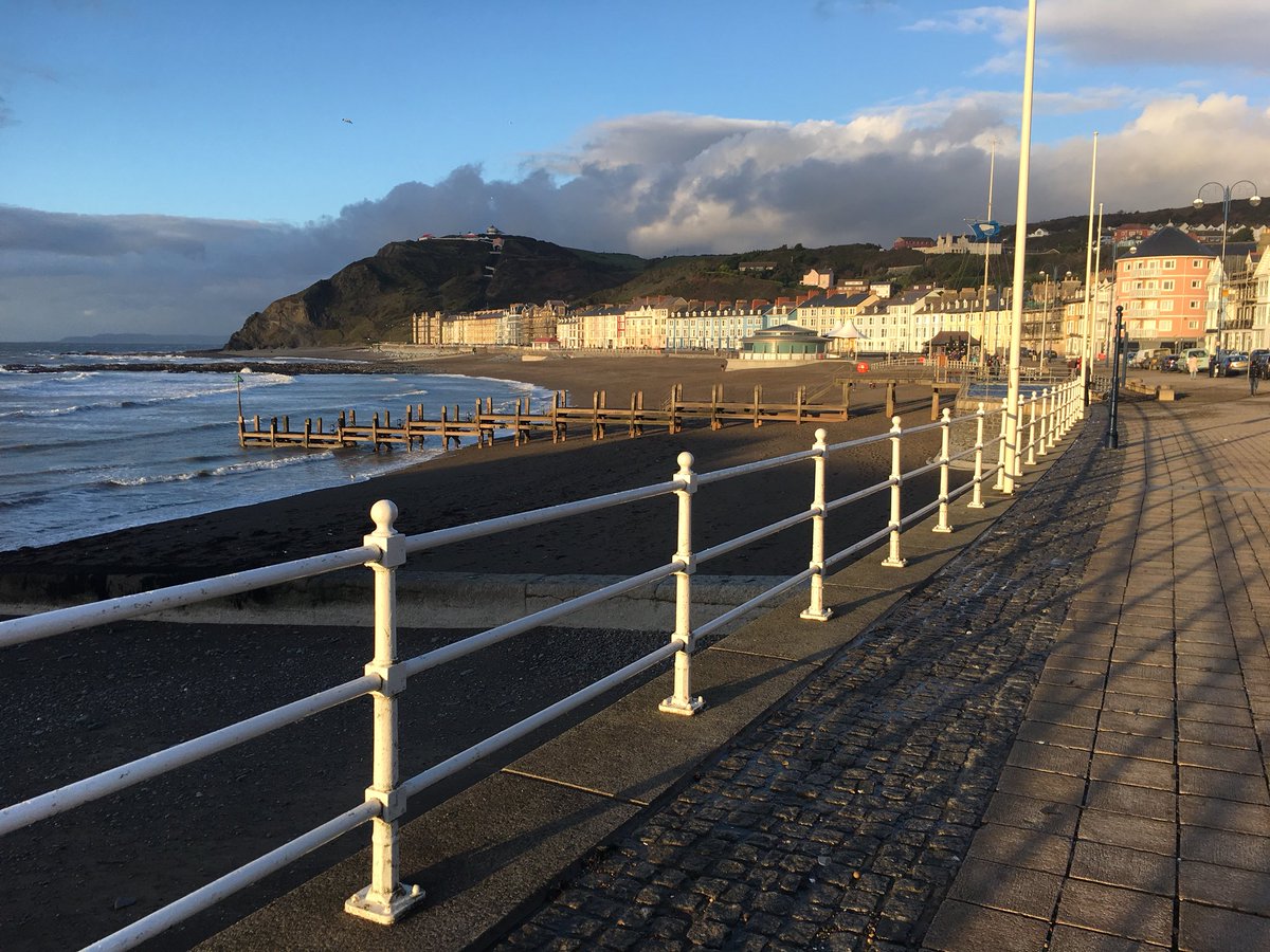 Am wahaniaeth!
What a difference a day makes. #aberystwyth
