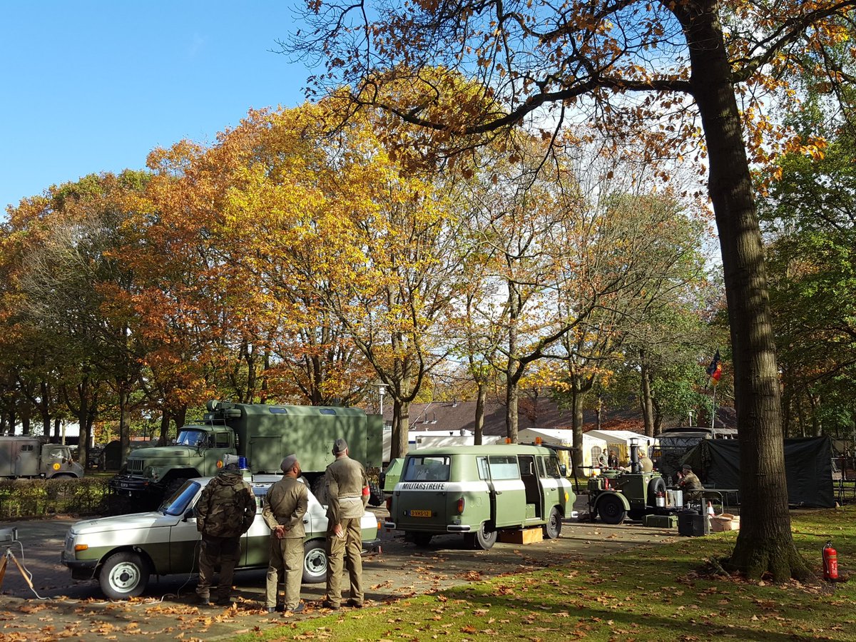 BreenMirjam's tweet image. something completely different!
#Reenactment
#DDR
#Borderpost 
Day 2 off playing smugglers...