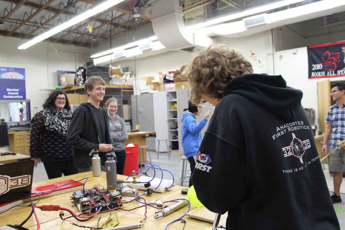 FRC Team 3238 tweet media