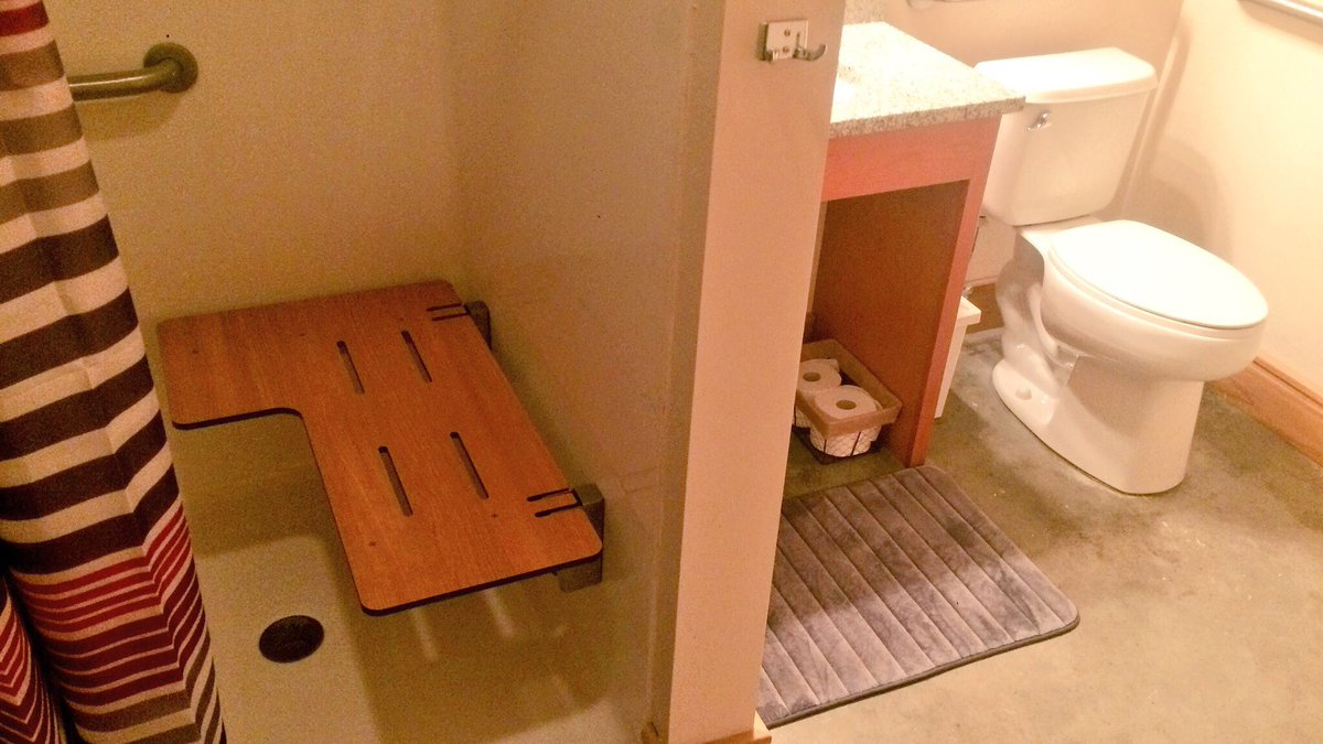 24springstreet's tweet photo. Rehabbed apartments with all new plumbing. #STL #saintlouis https://t.co/zbiljCfiTS