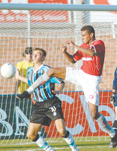 GremioEmNumeros's tweet photo. Há 36 anos, nascia Guilherme Weisheimer que atuou no @Gremio entre 2000 e 2002 e voltou ao clube em 2004. Foi tetra da Copa do Brasil. https://t.co/S9DSqcssIk
