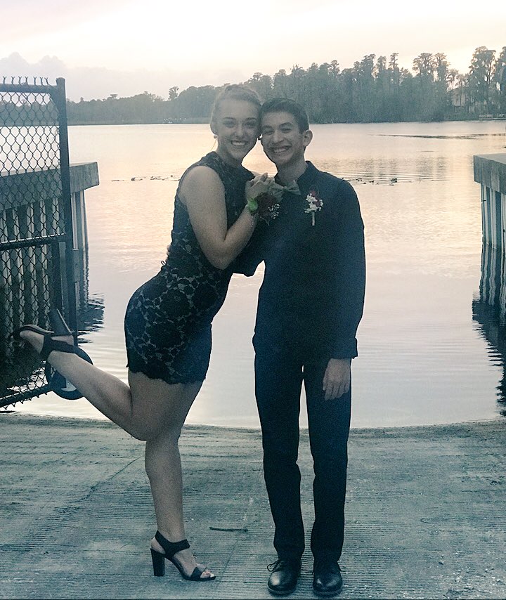 raynee_m's tweet photo. what an amazing night with even more amazing people 💞 #rrhoco https://t.co/9mdDYpV8kD