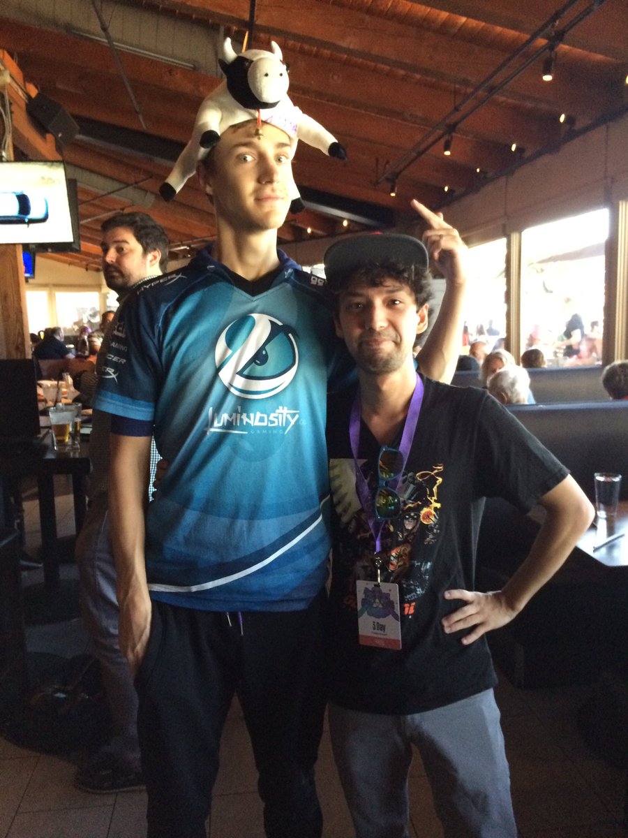 AlexisHaraux's tweet photo. Finally met the absolute legend, 42 time back to back champion of my twitch attention @Ninja_TB @JGh0sty https://t.co/gIxqY32IO3