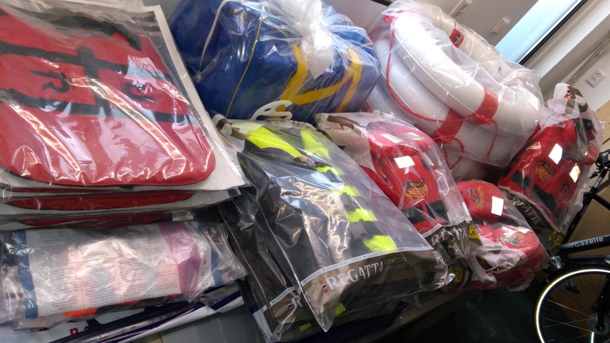 RestantHandel's tweet image. #Partij #watersport gerelateerde #producten in de #verkoop!
Voor info: restant-handel@outlook.com
#funtubes #sloten #hengelhouders #ankers