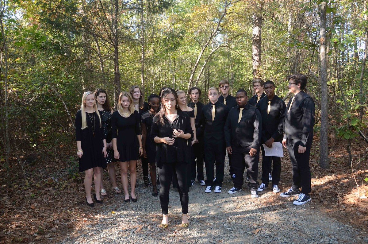 NHSAcappella's tweet photo. Come to Northwood on Tuesday night at 7 and see our first performance of the year!! 💕🎤 https://t.co/2LuX3dp30R