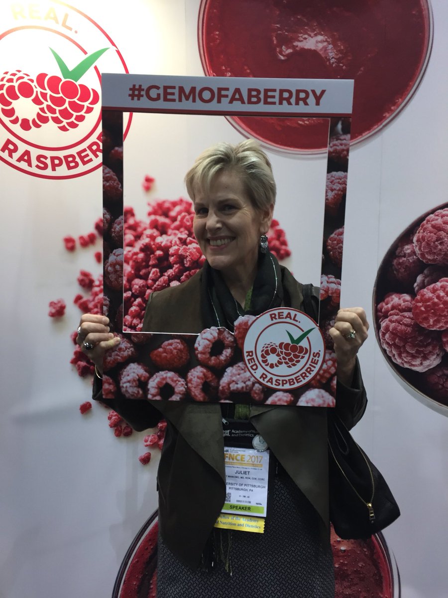 julietagnesRD's tweet photo. #gemofaberry #FNCE pull my name! https://t.co/UyADzvGkJK